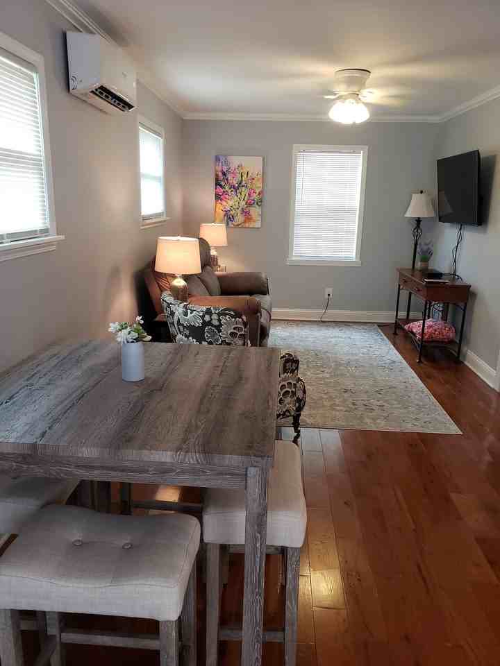 350 Royal Oaks Dr - Photo 4 of 9
