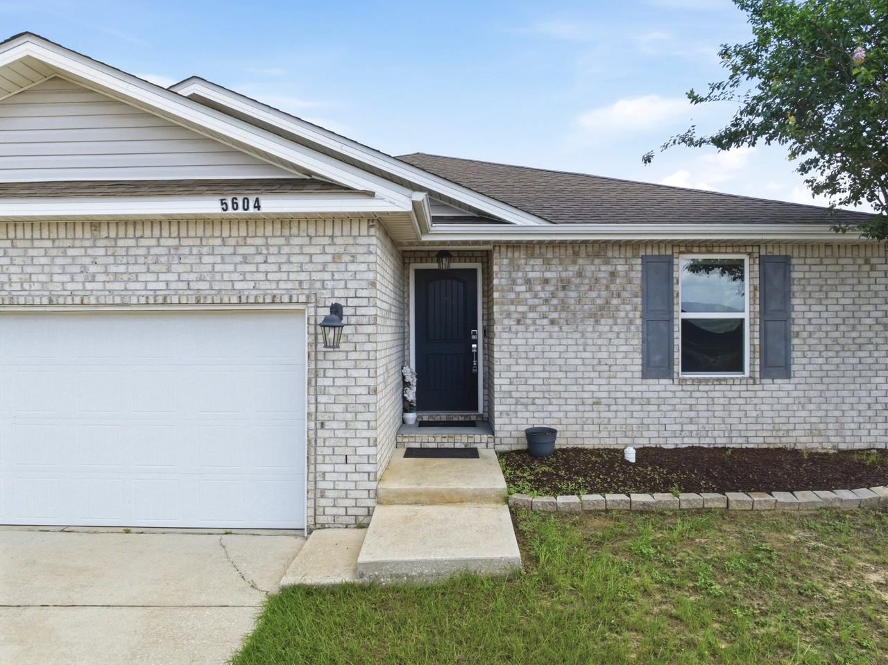 5604 Shooting Star Ct - Photo 4 of 19