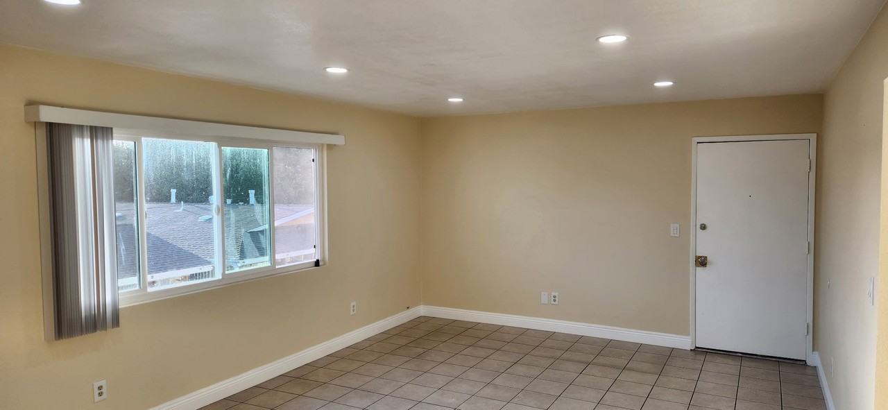 1131 Highland St #E - Photo 5 of 13