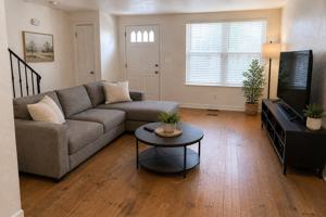 featured image of 1317 Barnett Rd