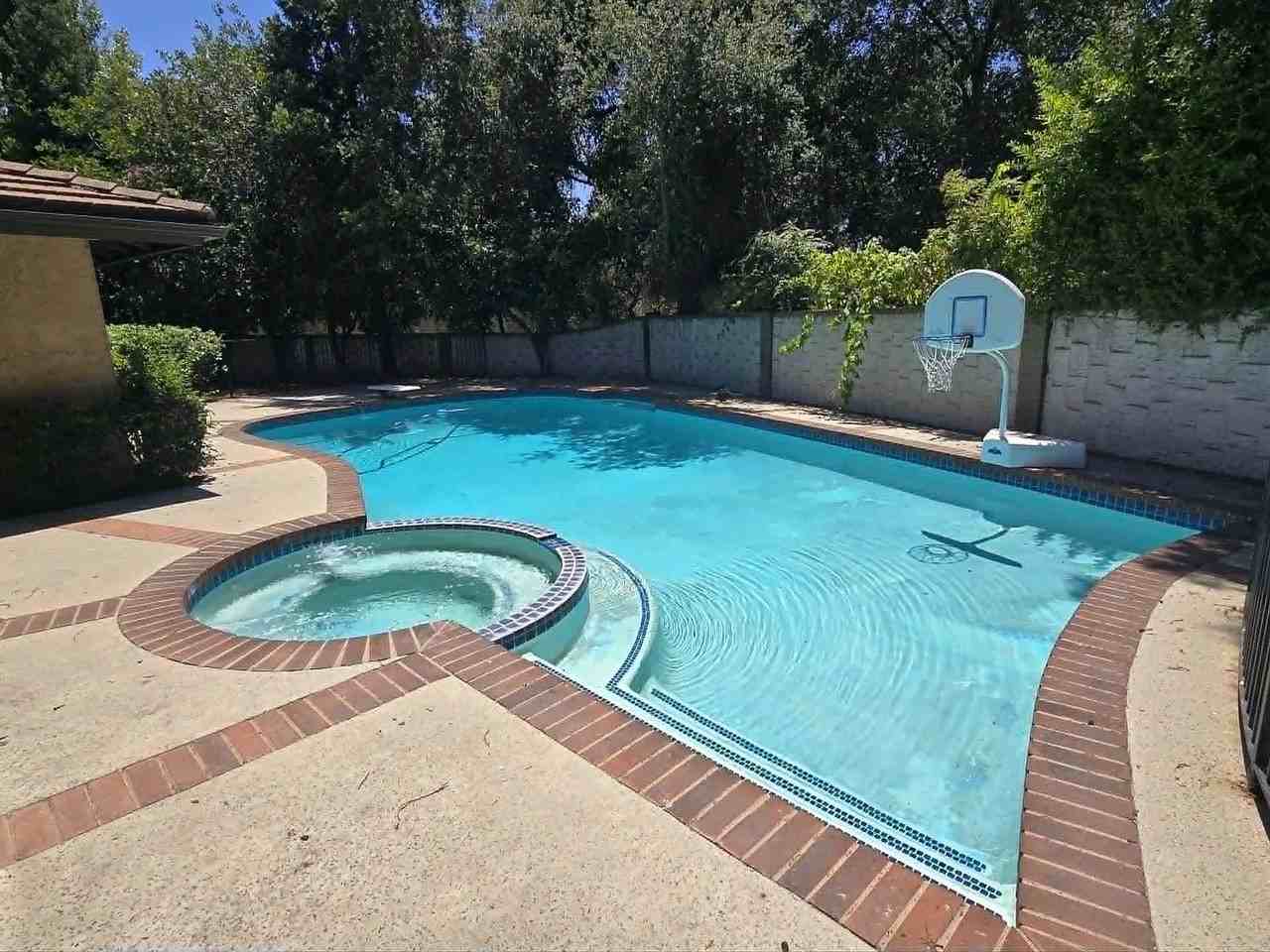 740 Katherine Ln - Photo 5 of 5