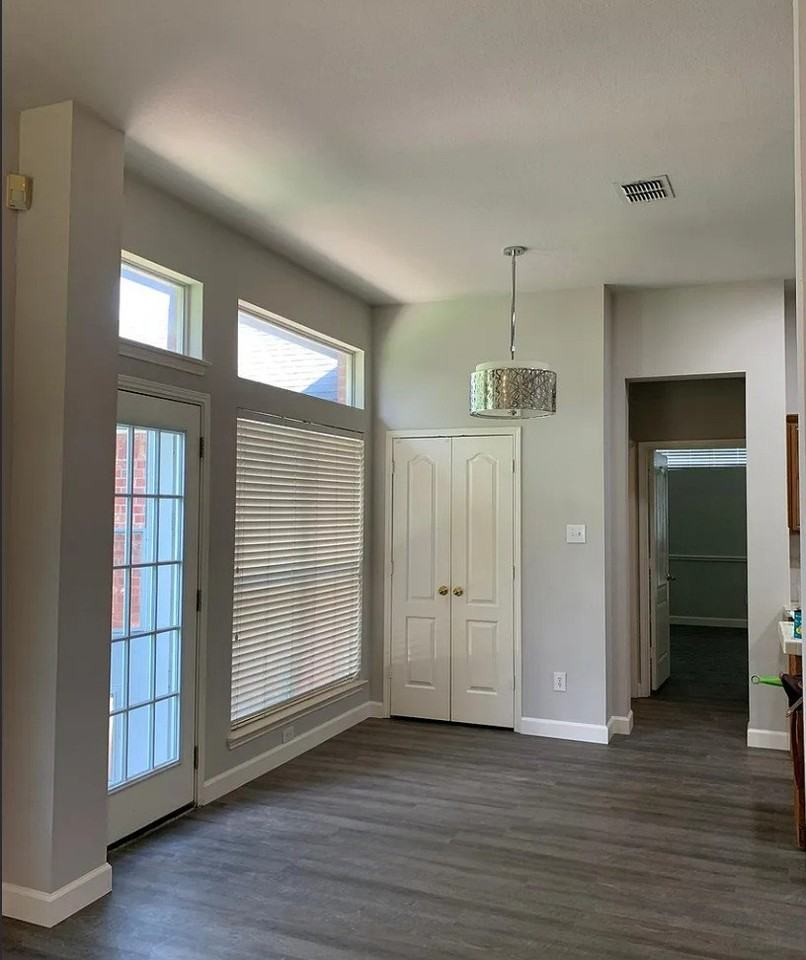 11704 Rocky Point Dr - Photo 3 of 13