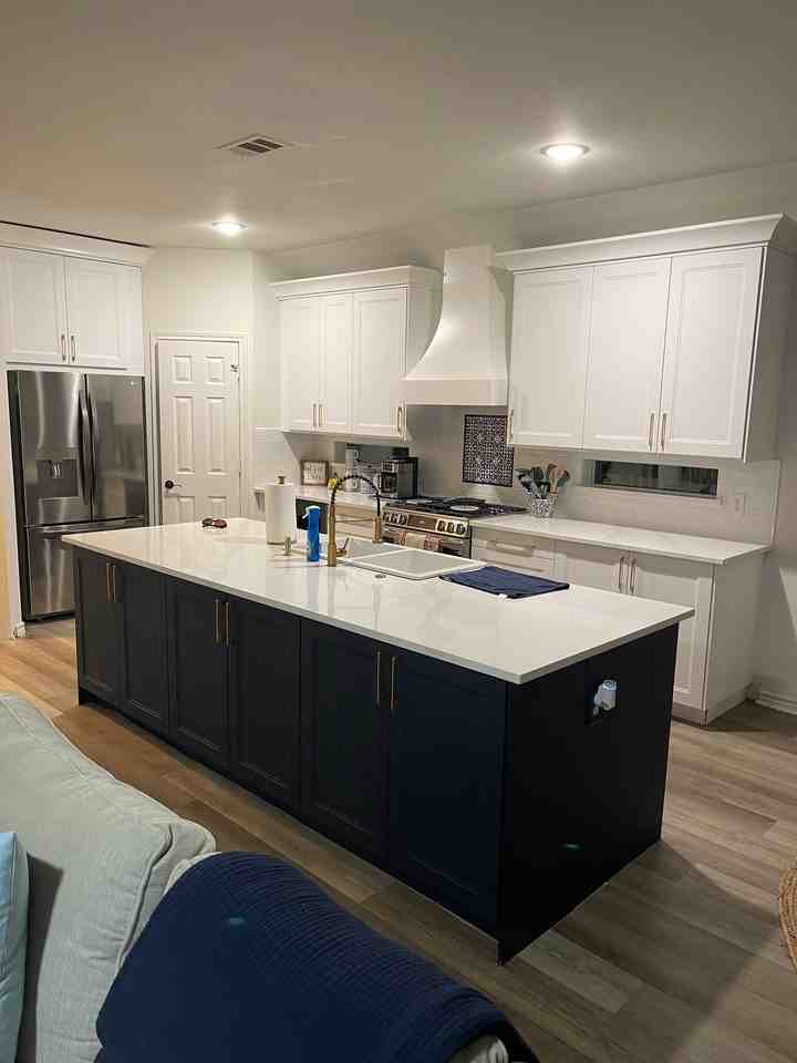 405 N Village Dr - Photo 3 of 18