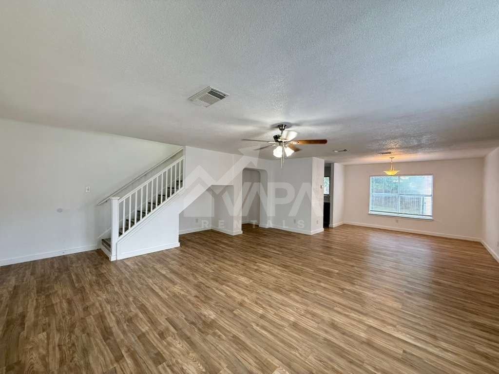 806 Meadow Scape - Photo 2 of 20