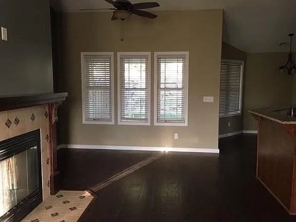 2104 Little Kitten Ave - Photo 2 of 7