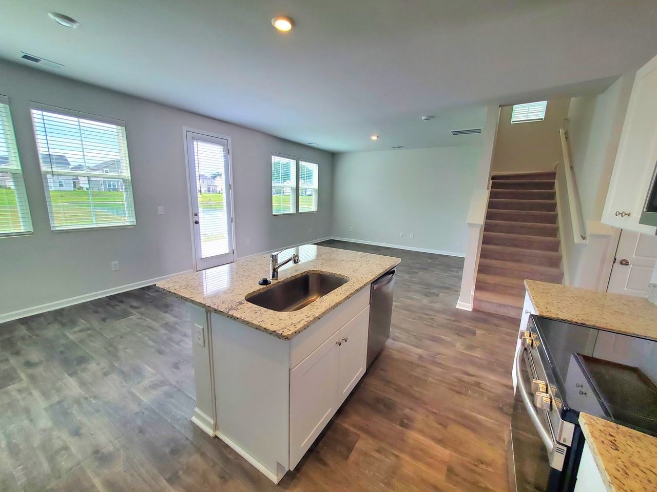174 Cypress Hollow Dr - Photo 5 of 20