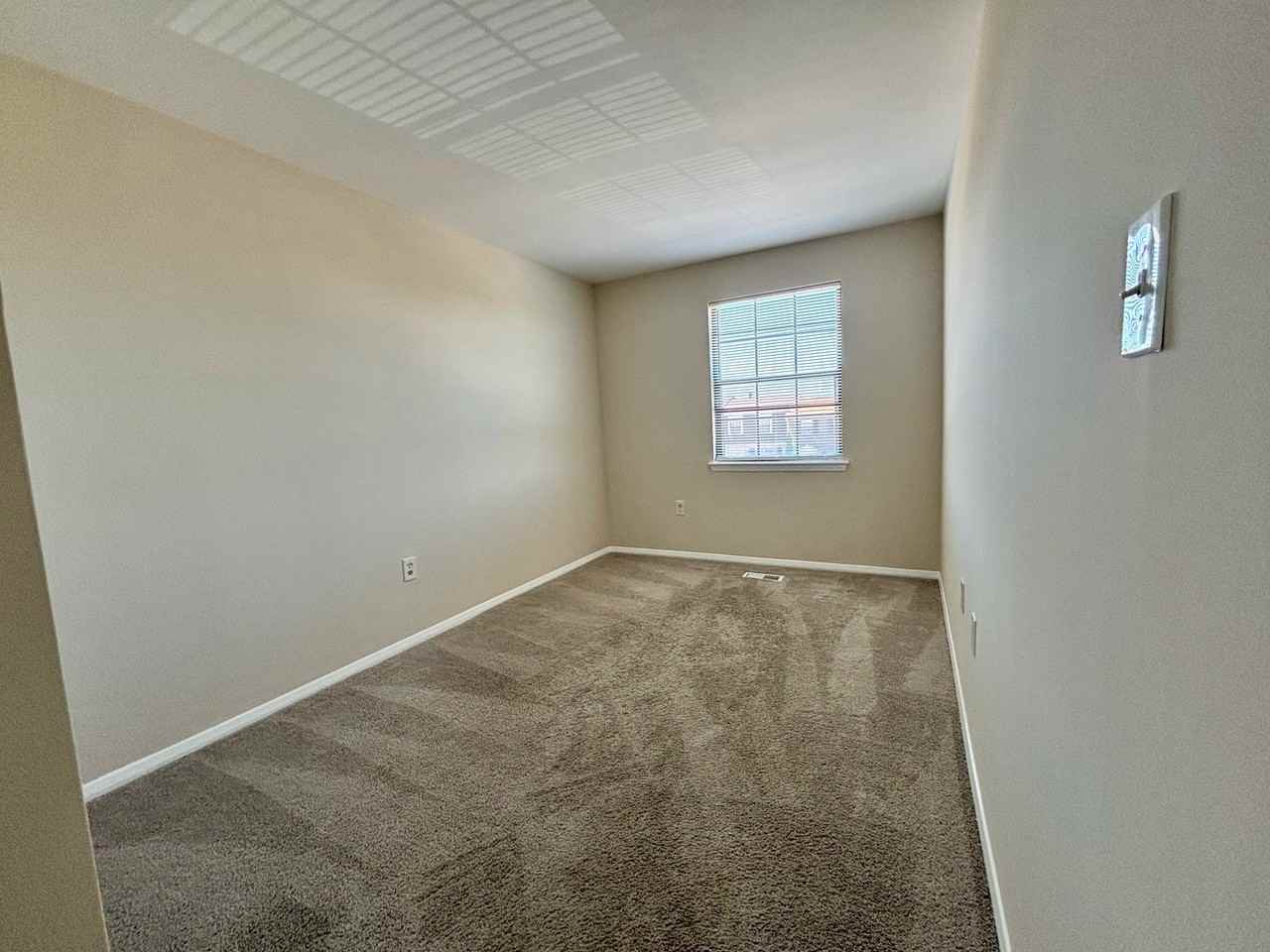 24 Laurence Brooke Rd - Photo 5 of 17