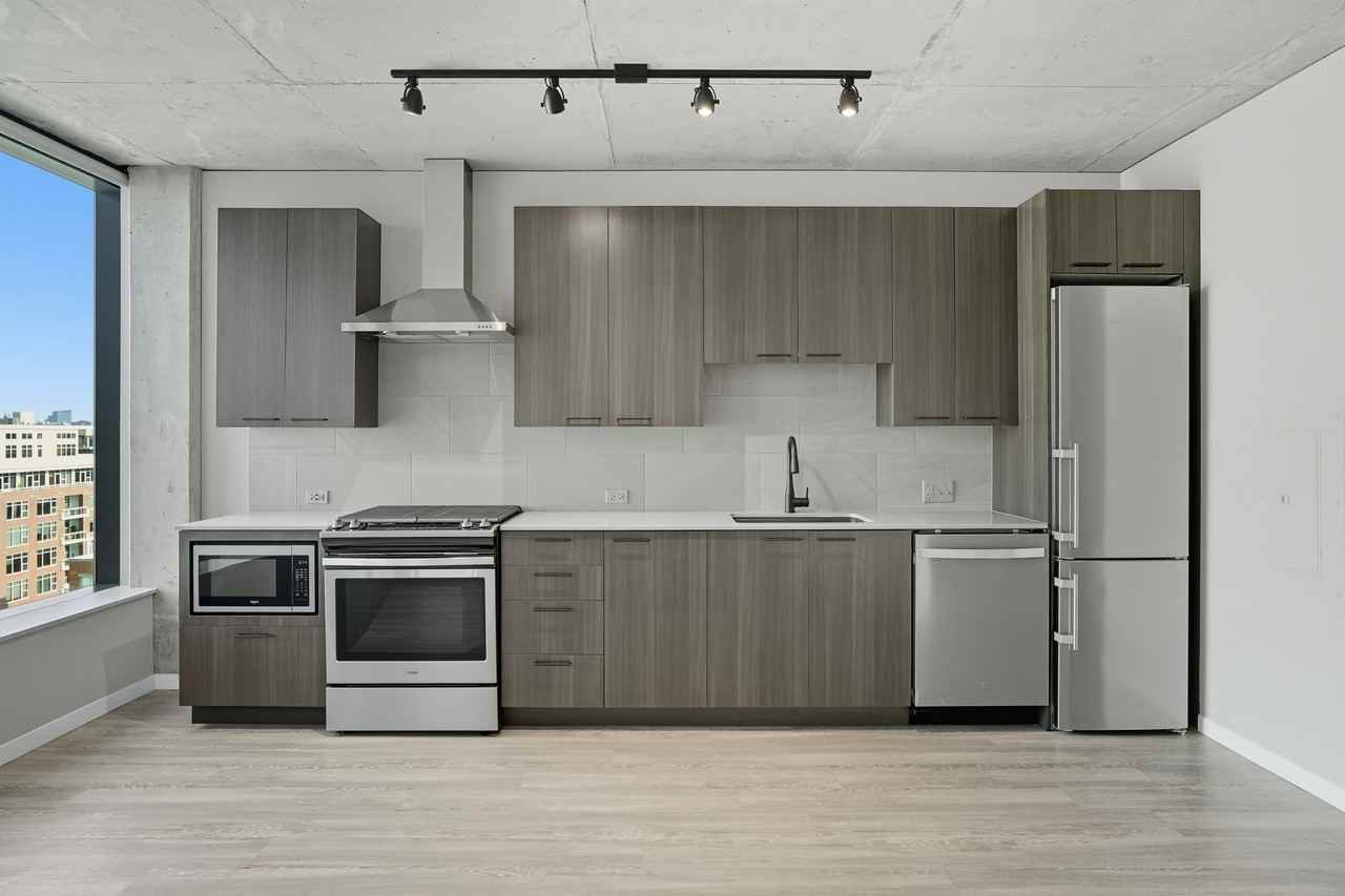 946 W Washington Blvd - Photo 3 of 16