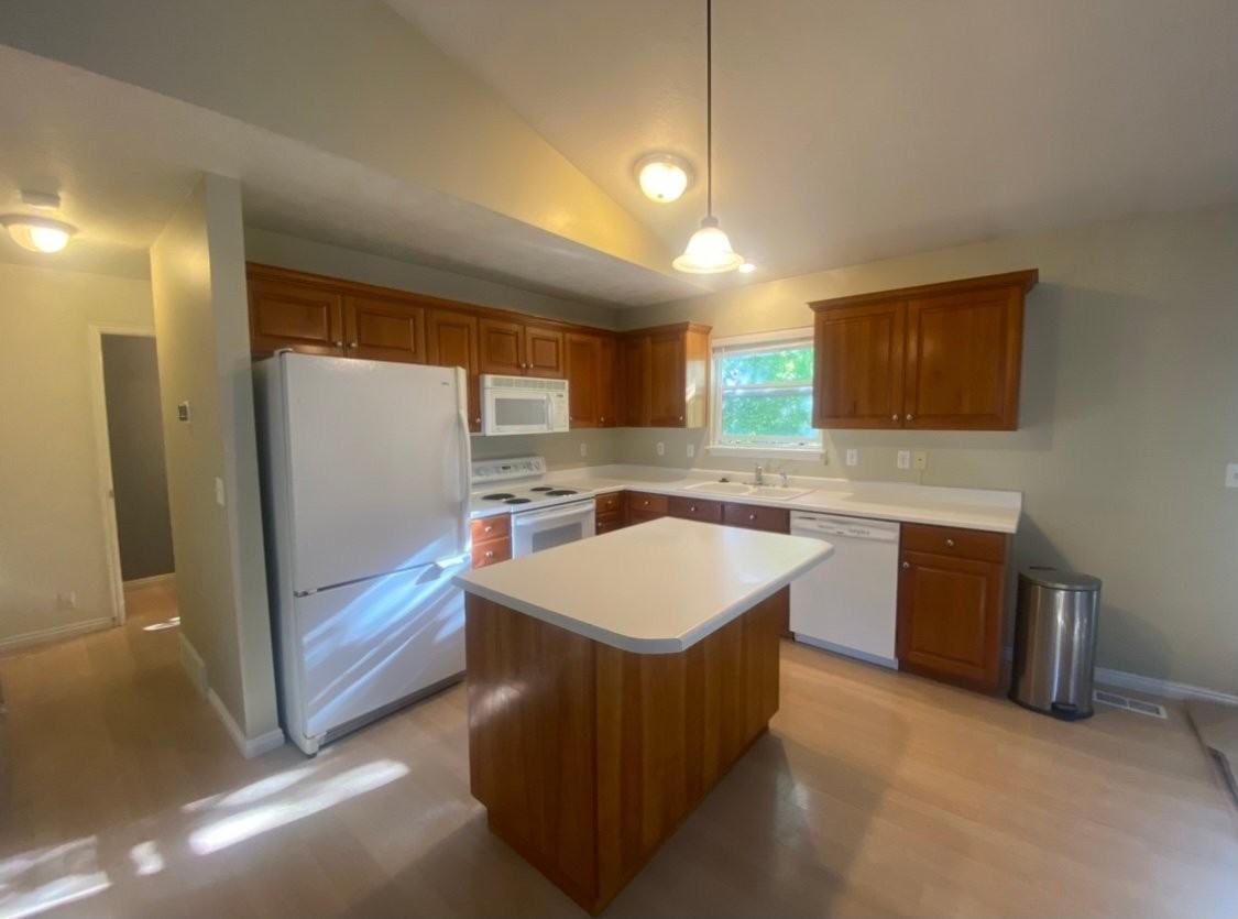 8134 Cottonwood Hills Ct - Photo 2 of 9