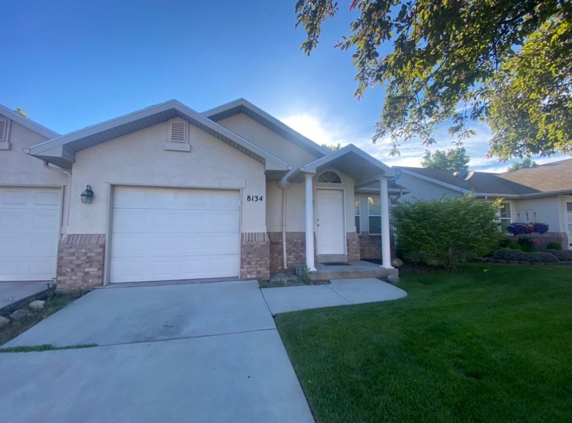 8134 Cottonwood Hills Ct - Photo 3 of 9