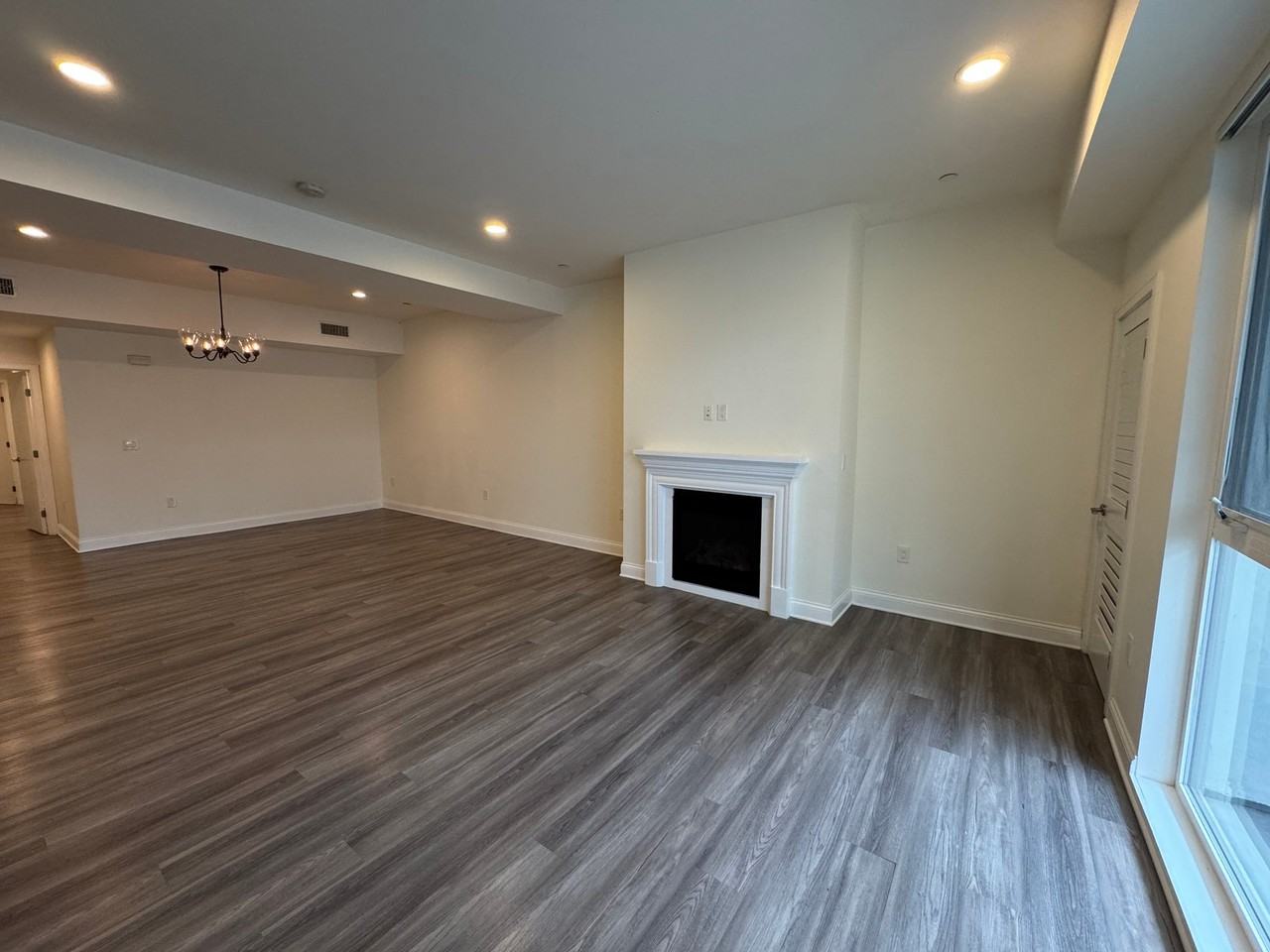 14934 Burbank Blvd #102 - Photo 5 of 20