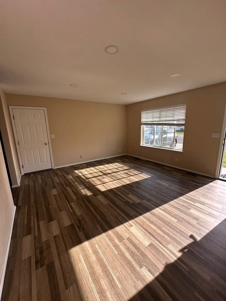 1040 N 2nd St - Photo 2 of 13