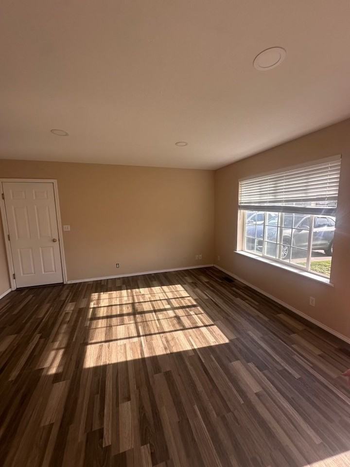 1040 N 2nd St - Photo 3 of 13