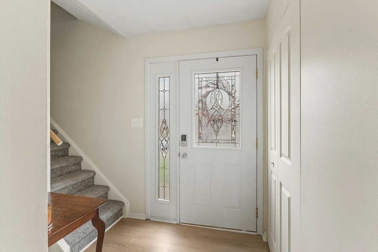968 Greenwood Trl W - Photo 2 of 20