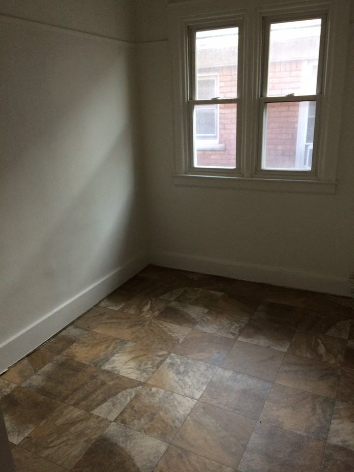 3226 Calvert St - Photo 4 of 8