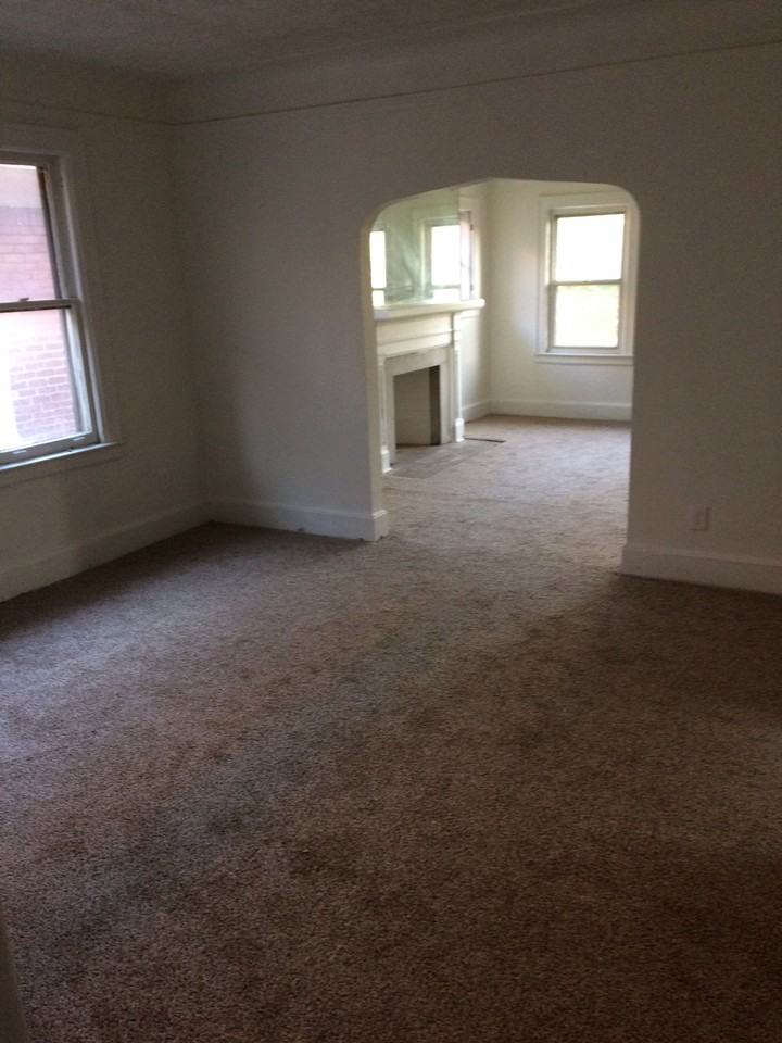 3226 Calvert St - Photo 6 of 8