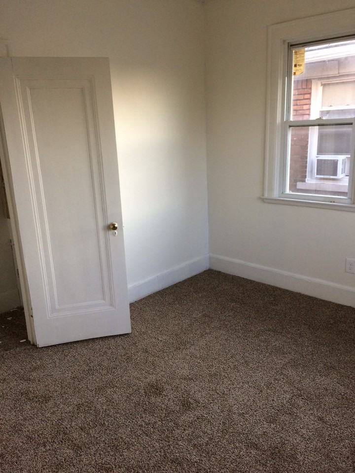 3226 Calvert St - Photo 7 of 8