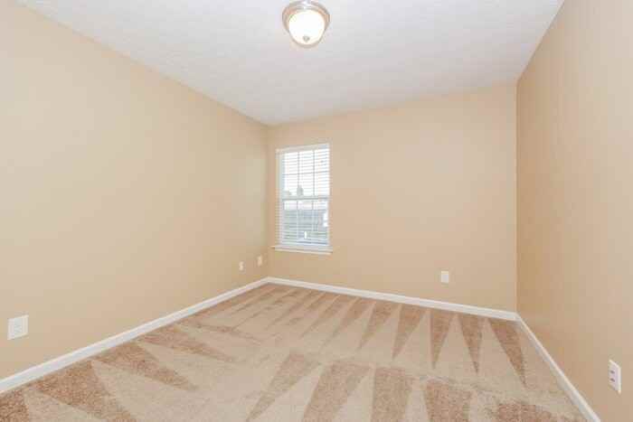 305 Sarna Dr - Photo 4 of 13