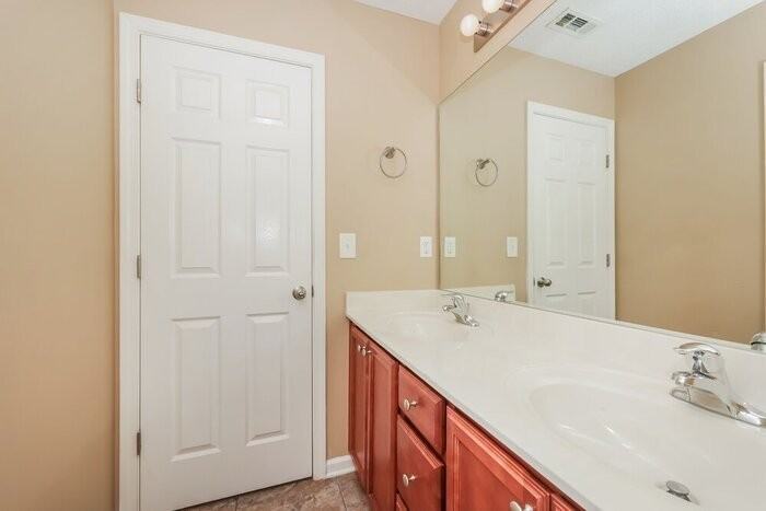 305 Sarna Dr - Photo 5 of 13