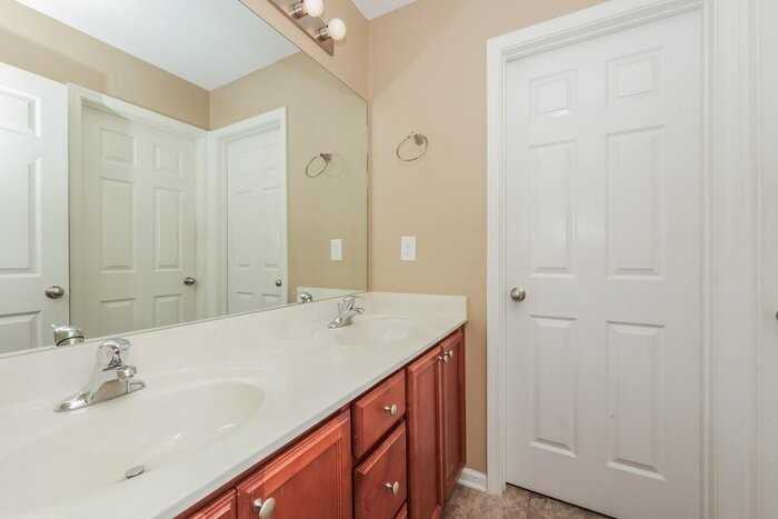 305 Sarna Dr - Photo 6 of 13
