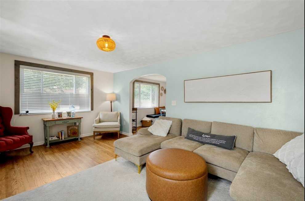 200 Fox Chapel Rd - Photo 5 of 13