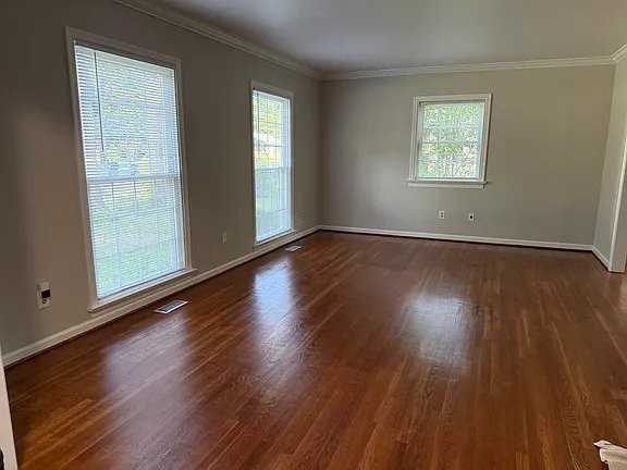 1616 Sainsbury Dr - Photo 3 of 9