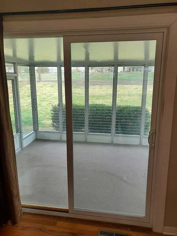 3200 Ne 66th Ter - Photo 7 of 19