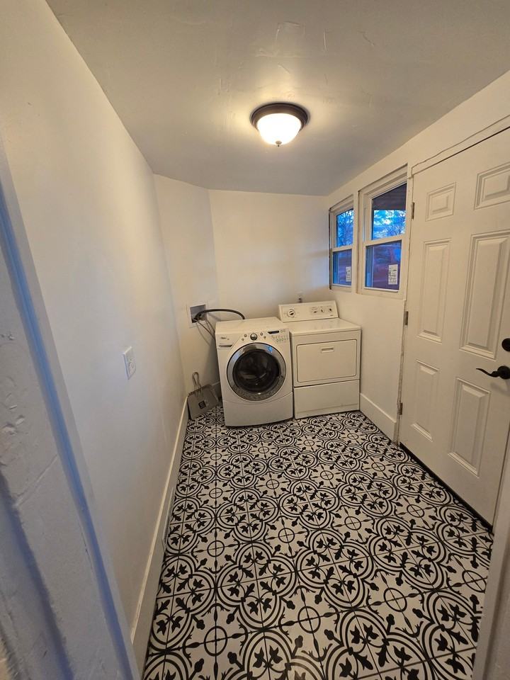 452 S Main St - Photo 2 of 11