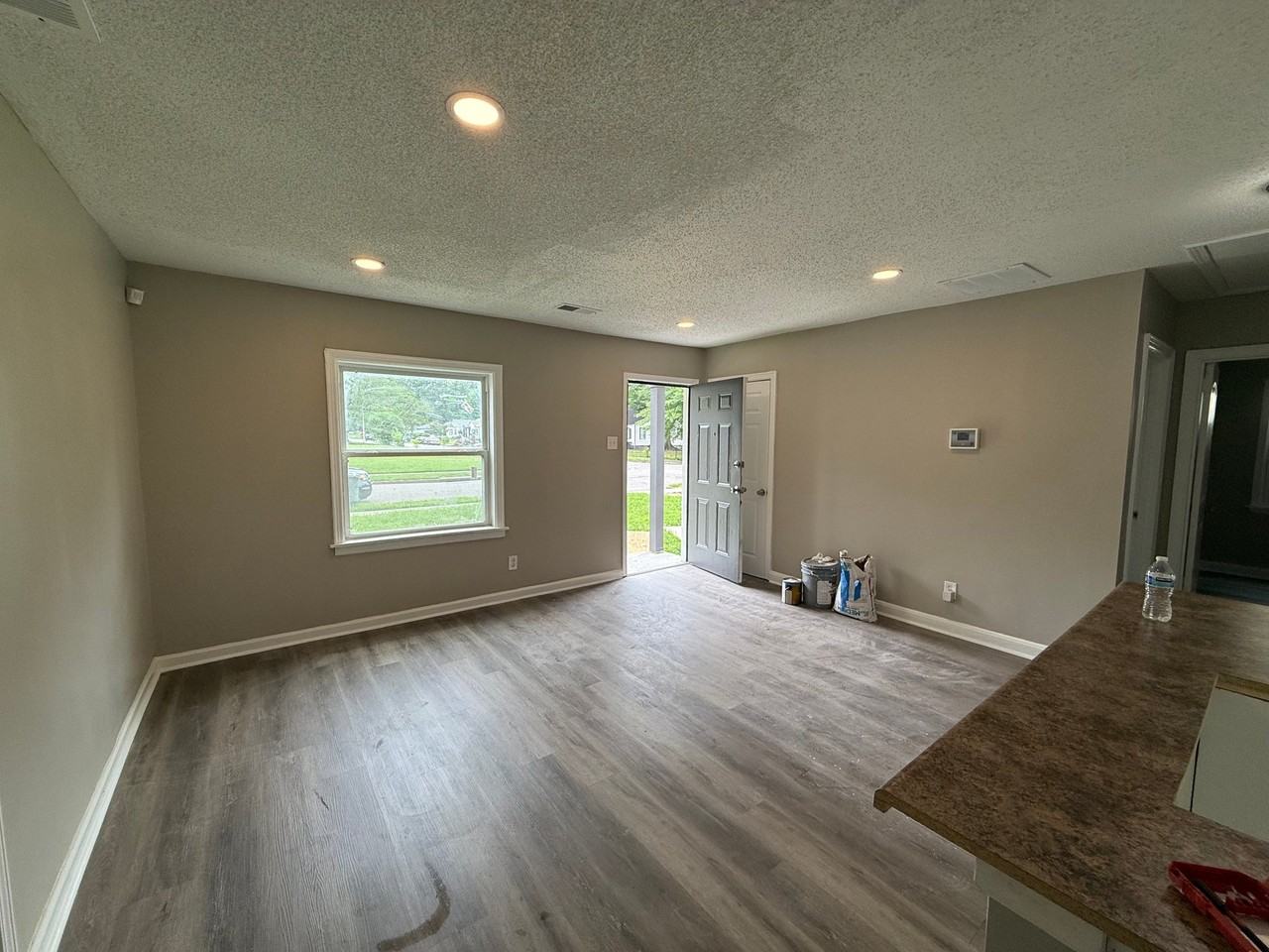 935 Isabelle St - Photo 2 of 13