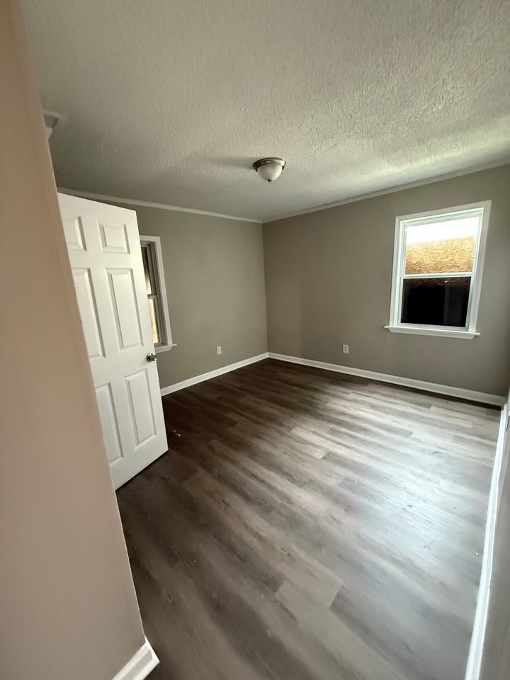 935 Isabelle St - Photo 4 of 13