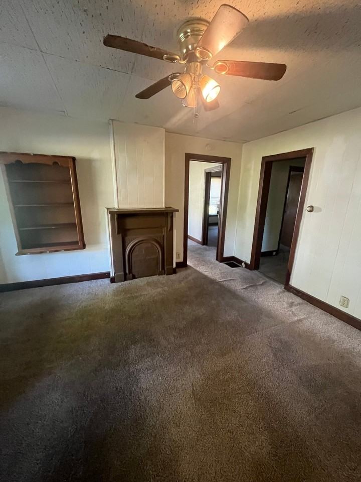 425 Mooresville Pike - Photo 3 of 12