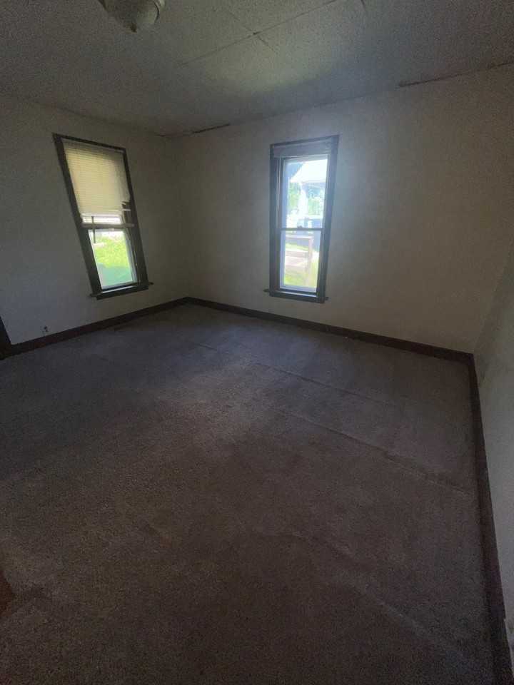 425 Mooresville Pike - Photo 4 of 12