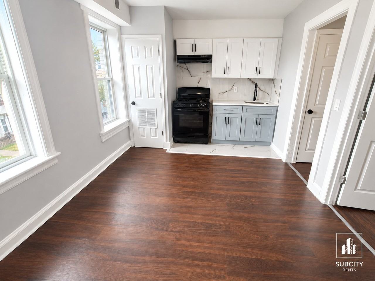 315 Market St #4 - Photo 3 of 5