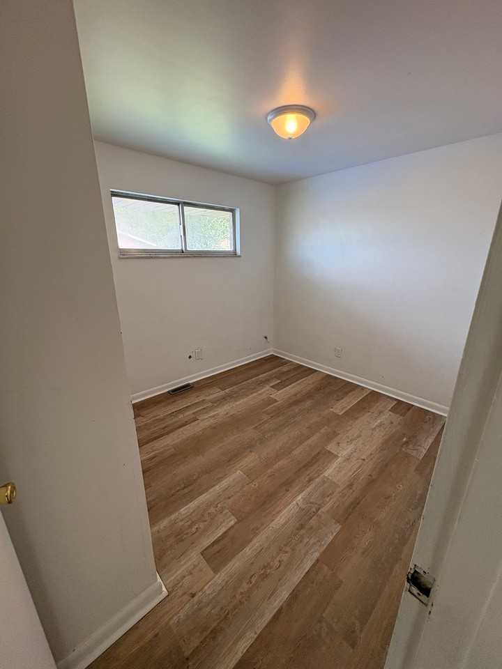 4528 Ohio St - Photo 5 of 12