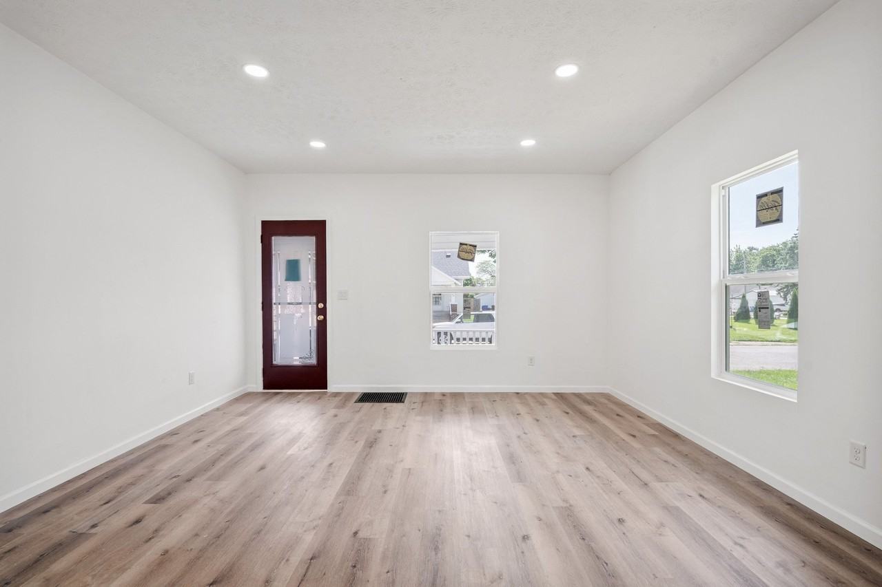 1009 N Indiana Ave - Photo 5 of 15