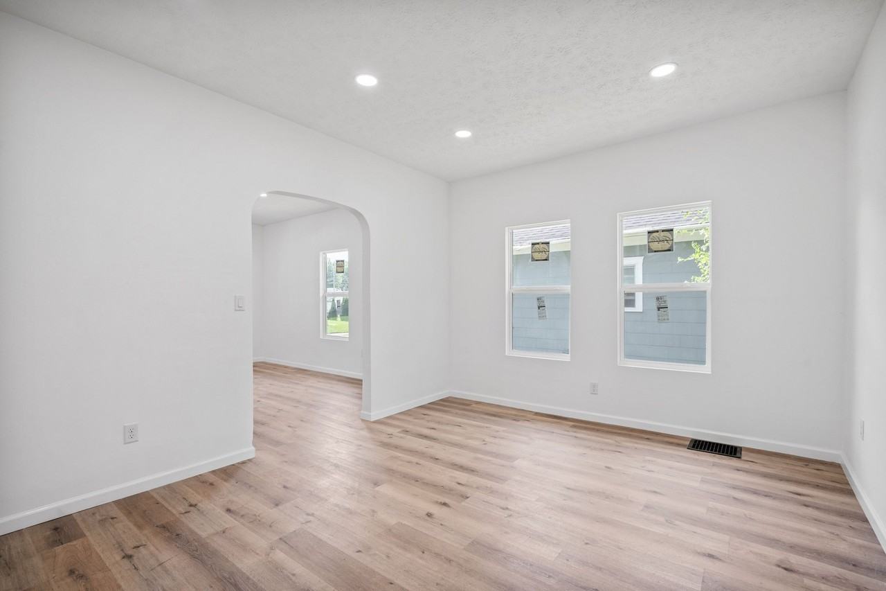 1009 N Indiana Ave - Photo 6 of 15