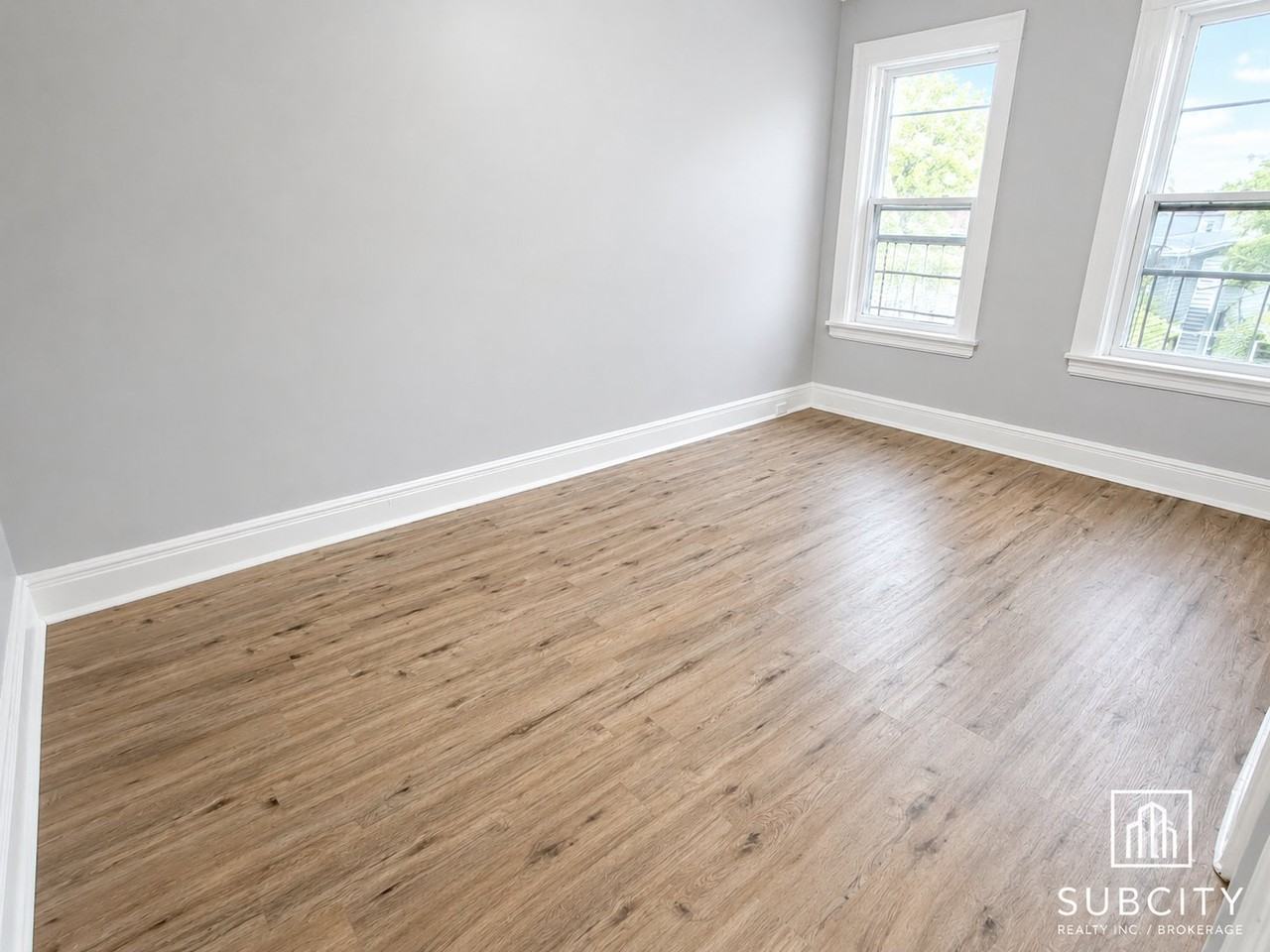310 Park Ave #4C - Photo 2 of 7