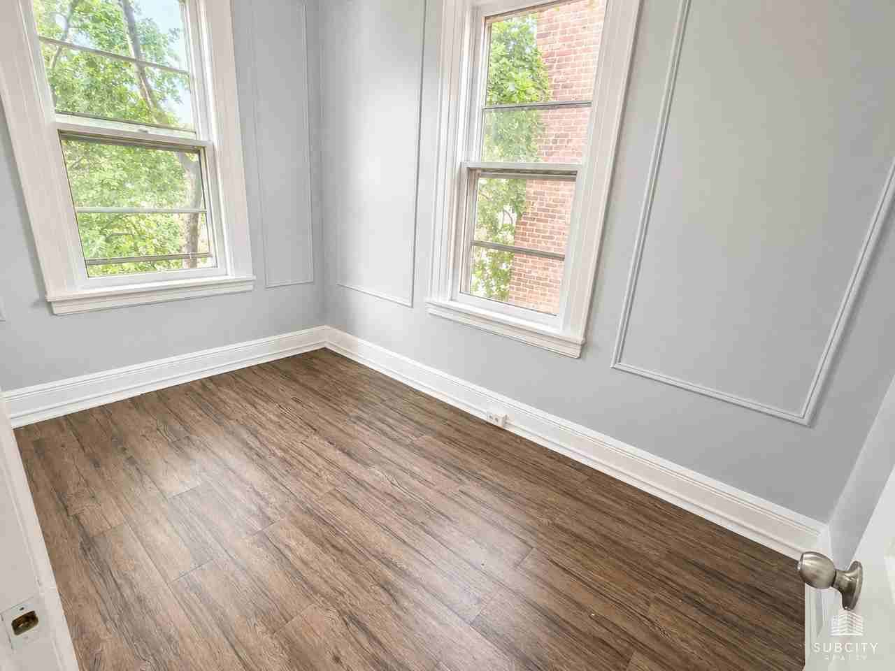 310 Park Ave #4C - Photo 4 of 7