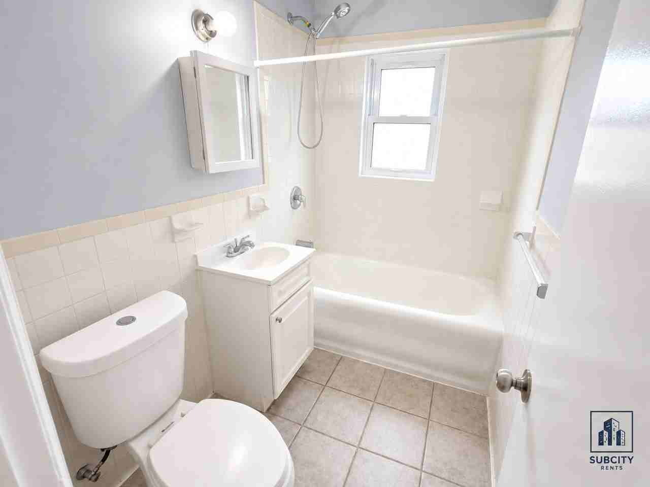 310 Park Ave #4C - Photo 7 of 7