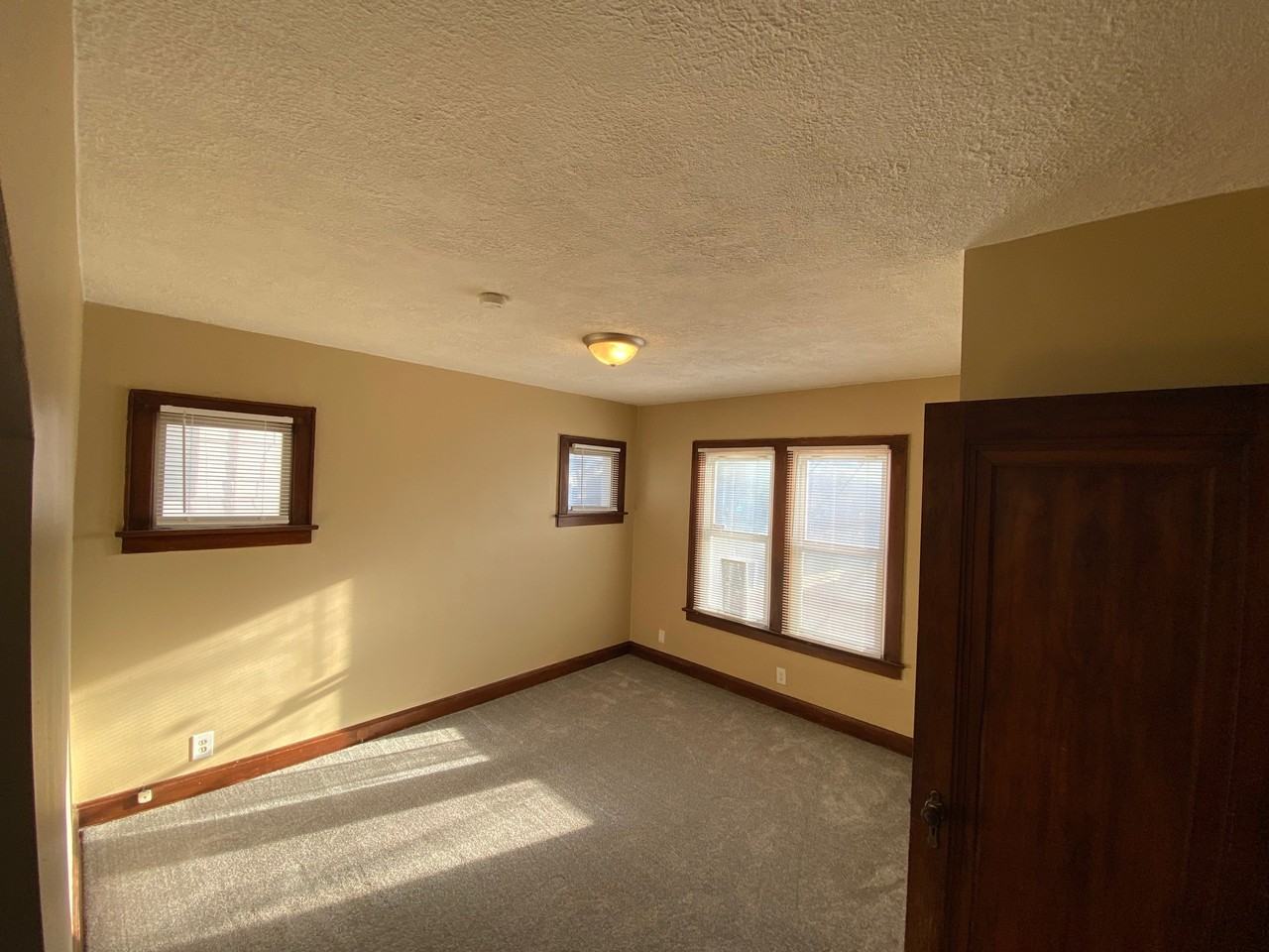 130 N Roys Ave #NA - Photo 2 of 14
