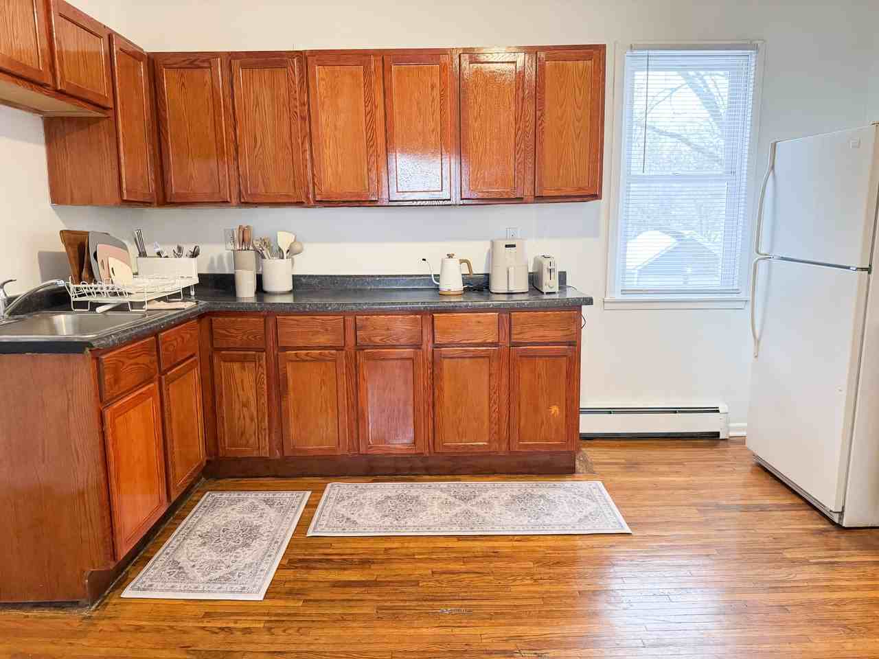 1430 Irving Ave N #2ROOM1 - Photo 5 of 11