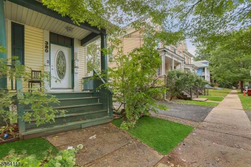 380 Seminary Ave #2B - Photo 2 of 3
