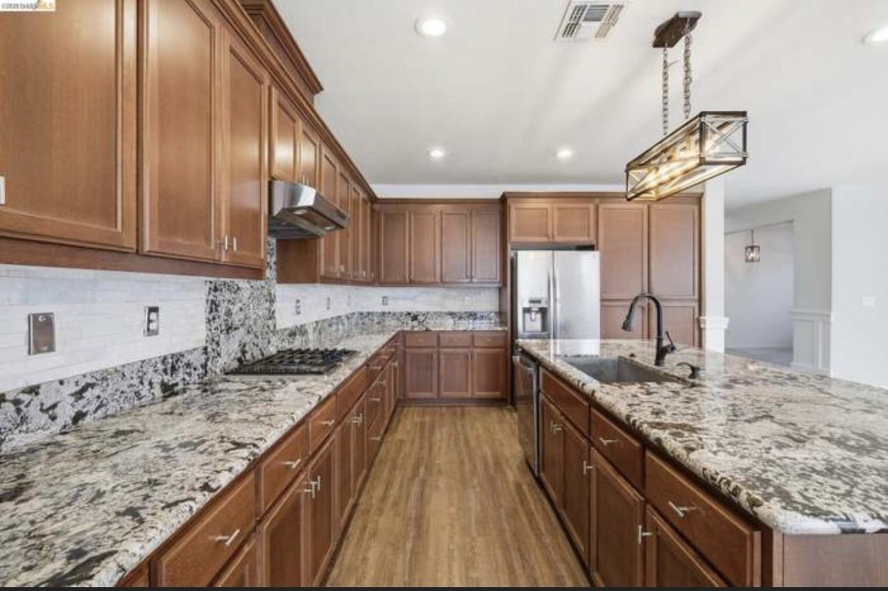809 Bluestone Dr #NA - Photo 5 of 8