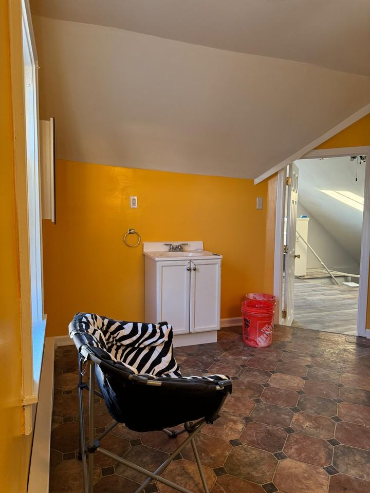 53 Davis Ave #3 - Photo 7 of 7