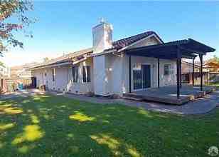 2912 Honeynut St #NA - Photo 2 of 3