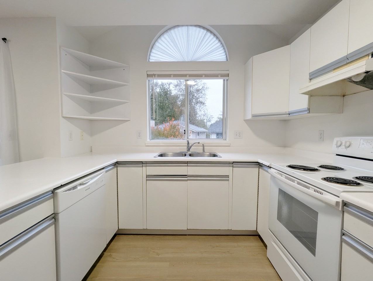 1216 Brand Street - Photo 6 of 26