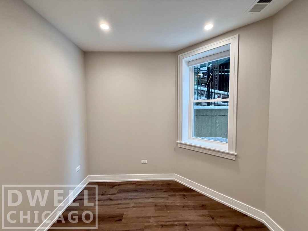1710 W Lunt Ave - Photo 6 of 9