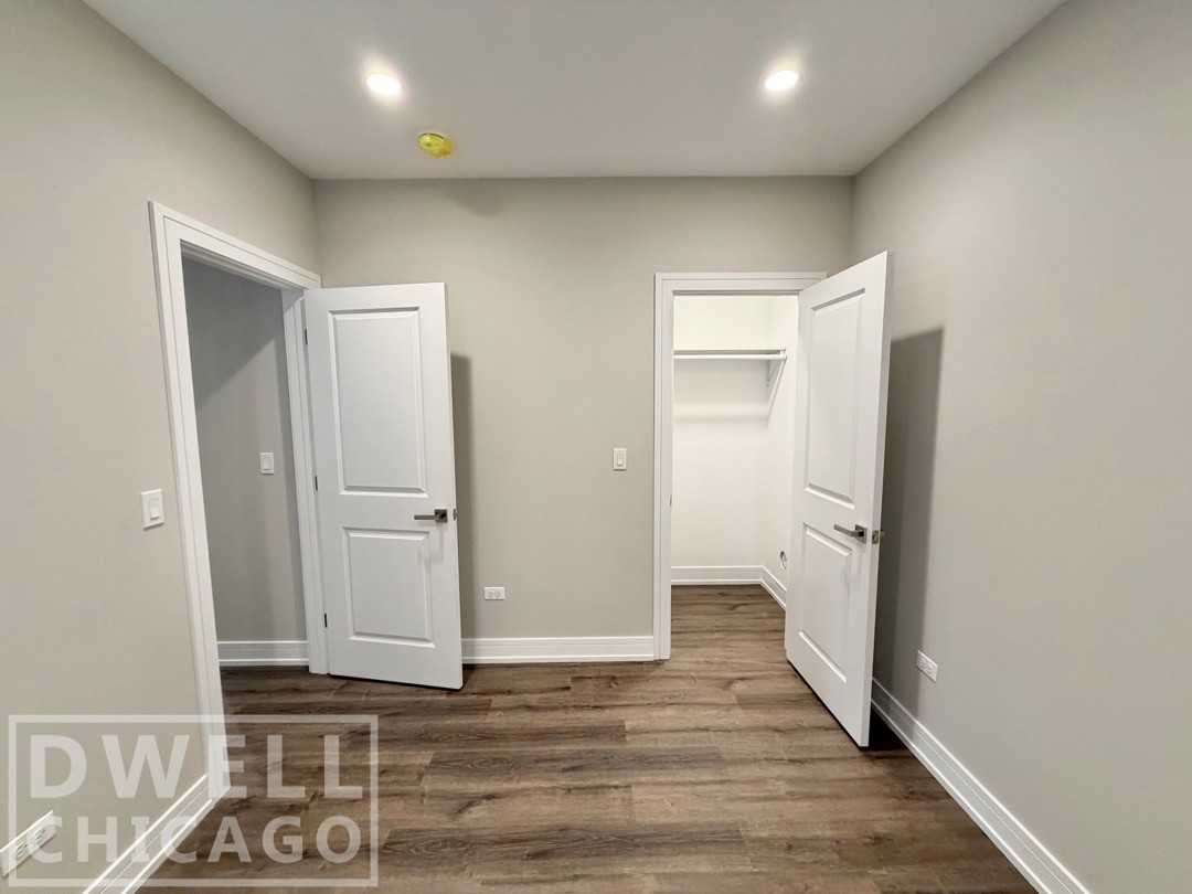 1710 W Lunt Ave - Photo 7 of 9
