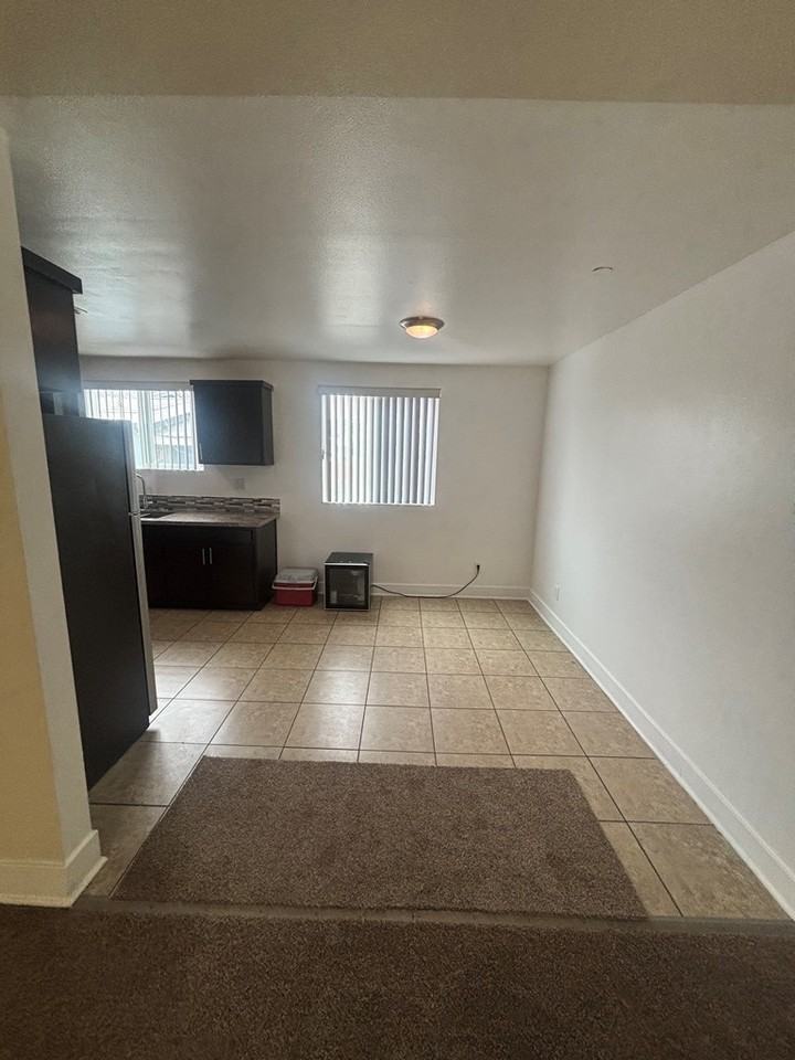 322 East 80th Street - Photo 3 of 17