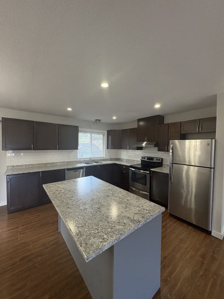 46384 Angela Avenue #A - Photo 2 of 24